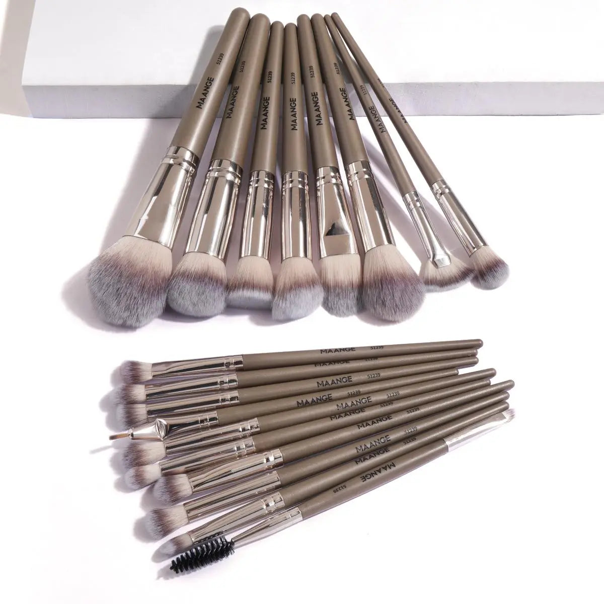 Spring Professional Makeup Brush Set, 18Pcs/Set Soft Bristled Makeup Brushes for Foundation, Powder, Concealer, Eye Shadow, Blush, Lip Balm, Portable Makeup Tools for Home and Travel, Great for Beginners, Brushes for Makeup, Mother'S Day Gift