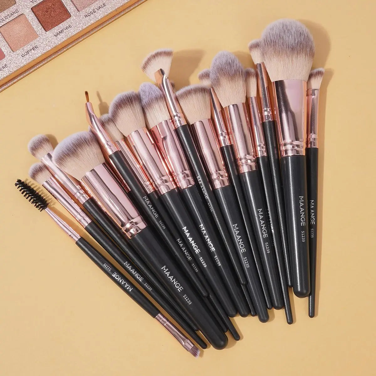 Spring Professional Makeup Brush Set, 18Pcs/Set Soft Bristled Makeup Brushes for Foundation, Powder, Concealer, Eye Shadow, Blush, Lip Balm, Portable Makeup Tools for Home and Travel, Great for Beginners, Brushes for Makeup, Mother'S Day Gift